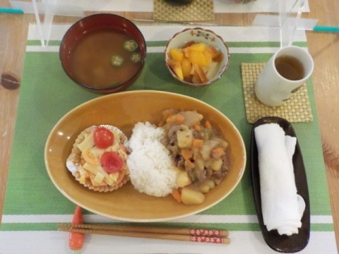タガヤセ特製、牛肉とジャガイモのうま煮丼です！