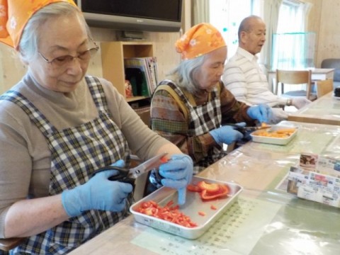 みなさんで美味しく作りますよ！