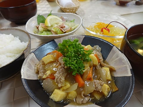 肉野菜中華あんかけ＆キャベツのホットサラダ！