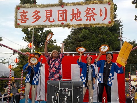 カツラをかぶっているのは・・・