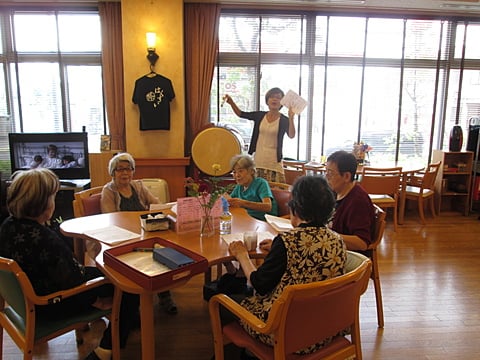 ボランティアさんのお話会にうっとり・・・