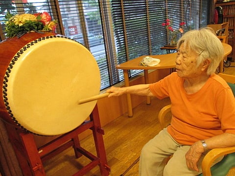 太鼓を使ってカラオケを盛り上げていただきました！