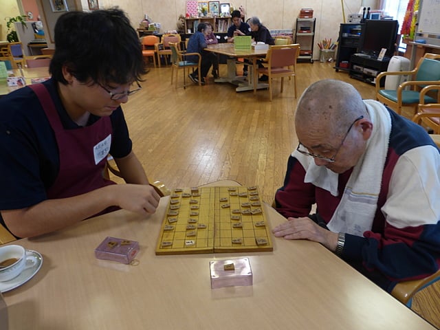 どちらが勝つか真剣です！